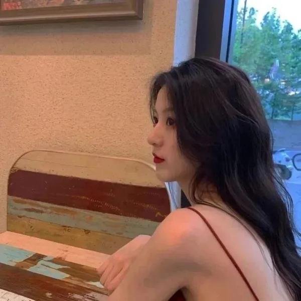 克莱尔的相机